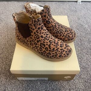 New in box Tucker + Tate Cheetah booties